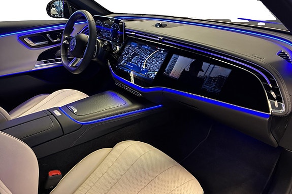 Mercedes-Benz E300 de 11 of 23