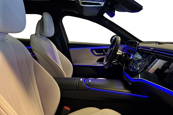 Mercedes-Benz E300 de 17 of 23