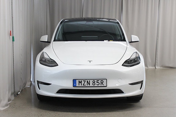 Tesla Model Y 5 of 5