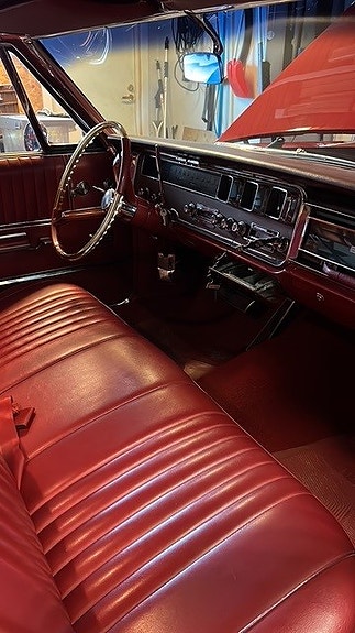 Pontiac Bonneville 5 of 5