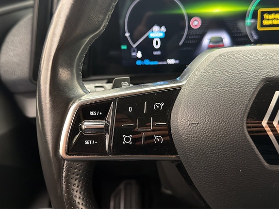 Renault Megane E-Tech 14 of 30