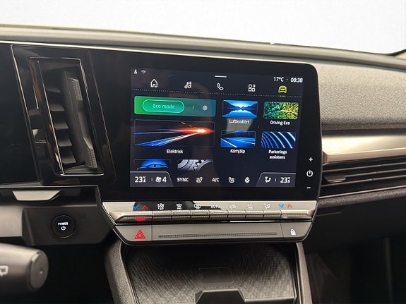 Renault Megane E-Tech 21 of 30