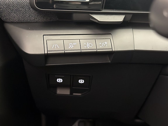 Renault Megane E-Tech 12 of 30