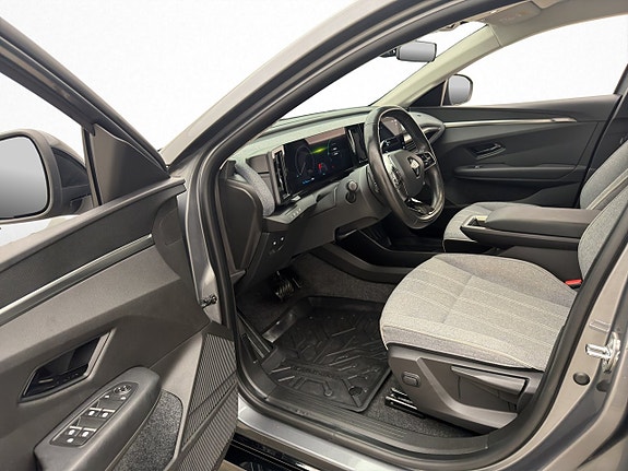 Renault Megane E-Tech 10 of 30