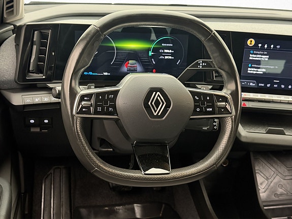 Renault Megane E-Tech 11 of 30