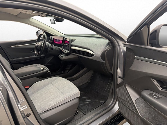 Renault Megane E-Tech 23 of 30