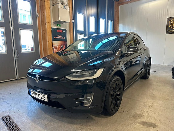 Tesla Model X 3 of 23