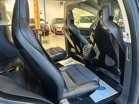 Tesla Model X 12 of 23