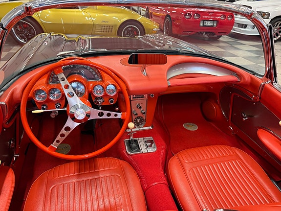 Chevrolet Corvette 24 of 30