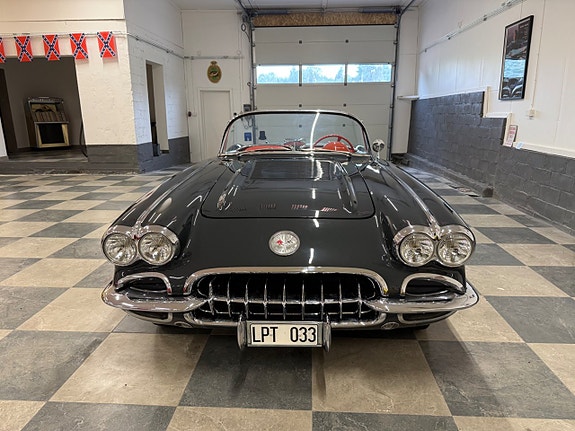 Chevrolet Corvette 5 of 5