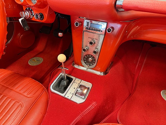 Chevrolet Corvette 28 of 30