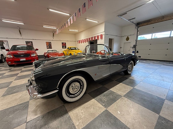 Chevrolet Corvette 7 of 30