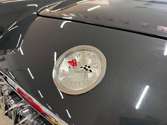 Chevrolet Corvette 18 of 30