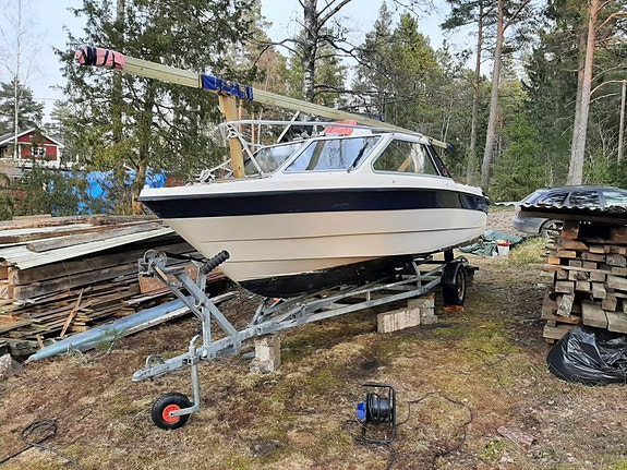 Flipper 640 HT, Mercruiser 220hk 4 of 10