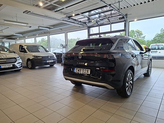 Volkswagen T-Roc 4 of 14