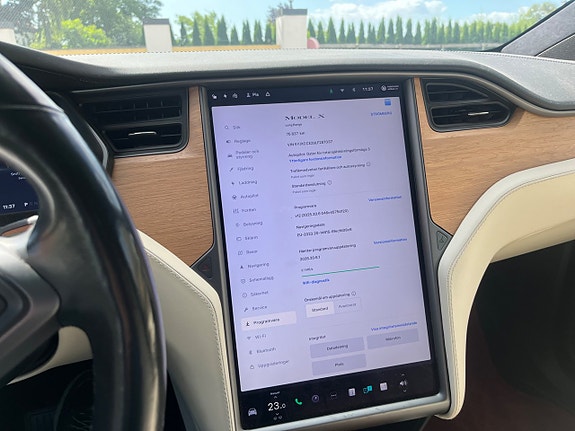 Tesla Model X 19 of 19