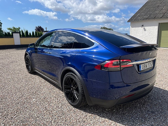 Tesla Model X 6 of 19