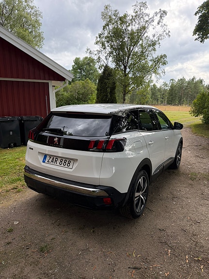 Peugeot 3008 3 of 5