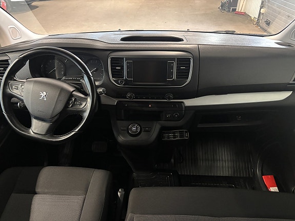Peugeot Traveller 7 of 17