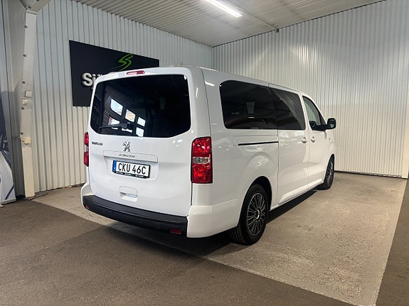 Peugeot Traveller 4 of 5