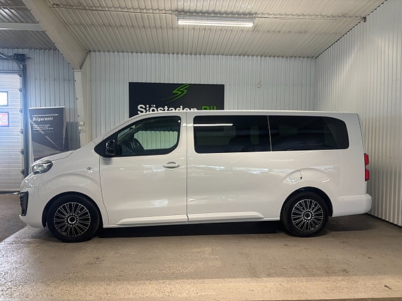 Peugeot Traveller 2 of 5