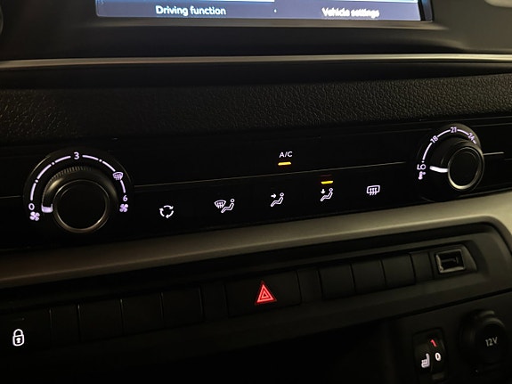 Peugeot Traveller 16 of 17