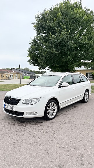 Skoda Superb 2 of 5