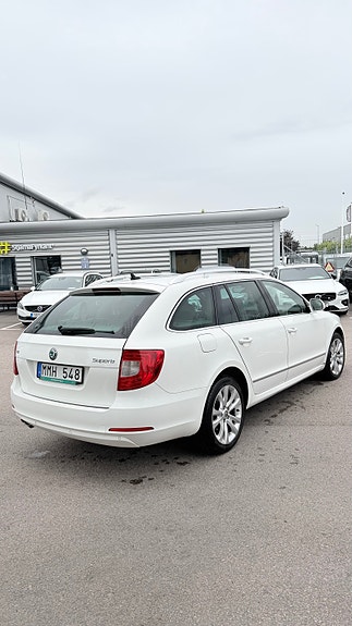 Skoda Superb 4 of 5