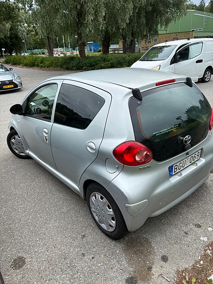 Toyota Aygo 2 of 4