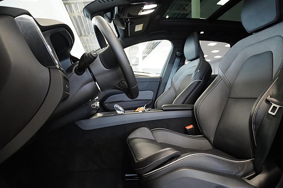 Volvo XC60 8 of 25