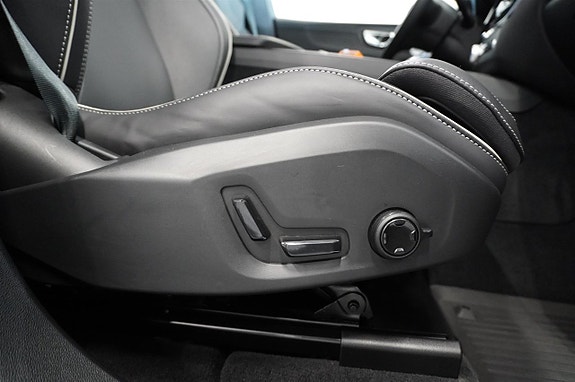 Volvo XC60 17 of 25