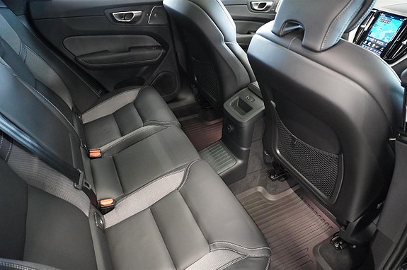Volvo XC60 14 of 25