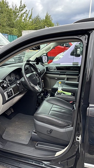 Chrysler Grand Voyager 4 of 5
