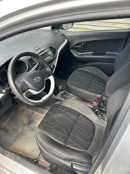Kia Picanto 4 of 5