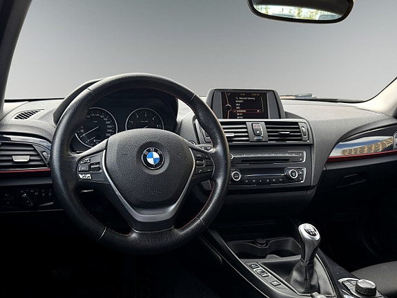 BMW 118d 4 of 8