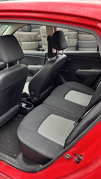 Hyundai i10 7 of 7