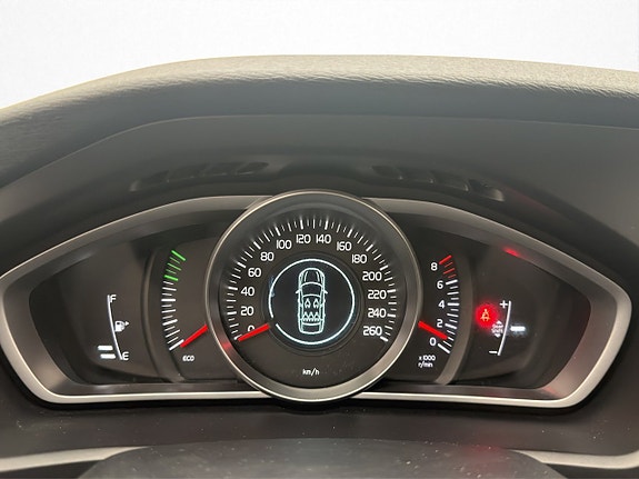 Volvo V40 14 of 26