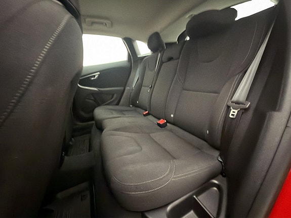 Volvo V40 19 of 26