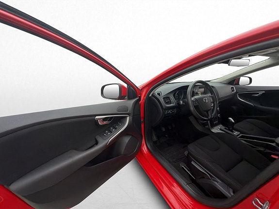 Volvo V40 9 of 26
