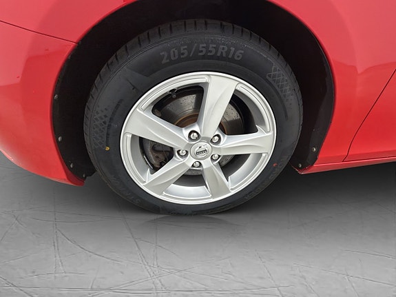 Volvo V40 23 of 26