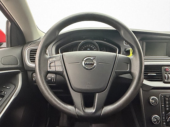 Volvo V40 12 of 26