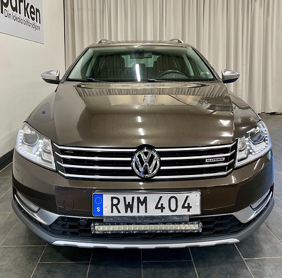 Volkswagen Passat Alltrack 4 of 5