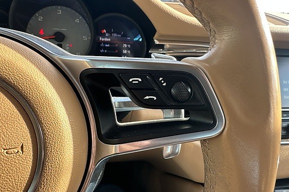 Porsche Macan S 25 of 30