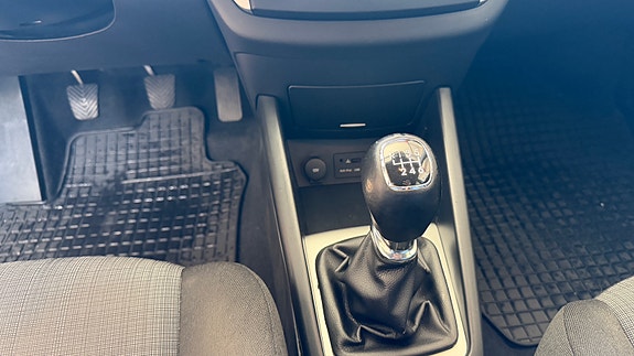 Kia Ceed 4 of 5