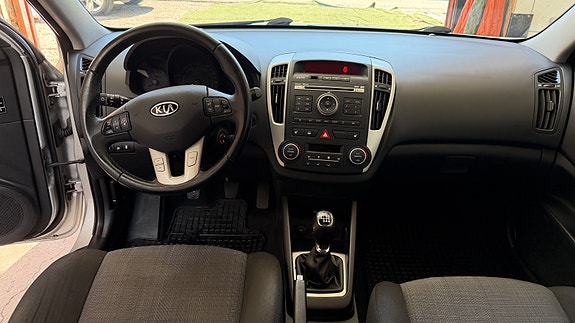 Kia Ceed 3 of 5