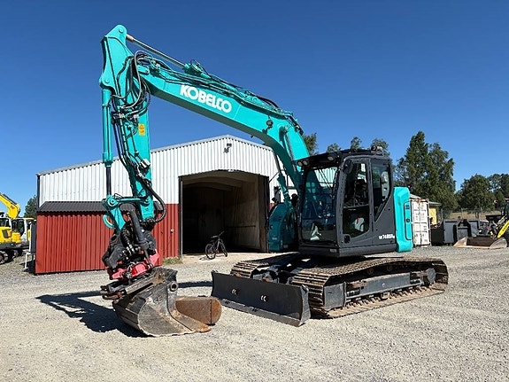 Kobelco SK140 2 of 5