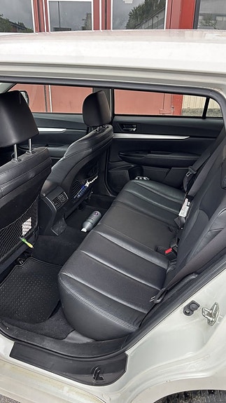 Subaru Legacy 7 of 7