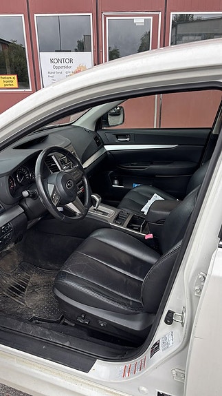 Subaru Legacy 6 of 7