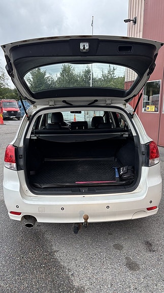 Subaru Legacy 5 of 5