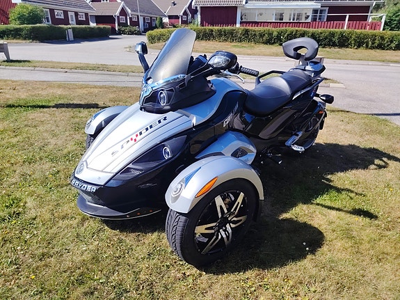 Can-Am Spyder RS 2 of 9